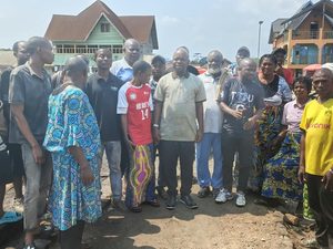 Walikale – Secteur des Wanianga : plus de 50 maisons incendiées à Makana, le Chef de secteur Dr Akilimali Bamwisho au chevet des sinistrés